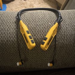 Dewalt headphones