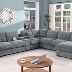 light grey chenille fabric modular sectional sofa set with chaise and consoles with USB charging.   ✨  Juego de sofá seccional modular Color Gris