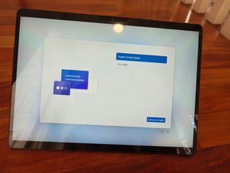 Microsoft Surface Pro 9 Intel i7-1265U 16GB RAM 256GB SSD Win 11 Graphite