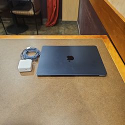 Macbook Air M3 13" 256ssd 16gb Ram