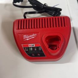 Milwaukee M12 Charger