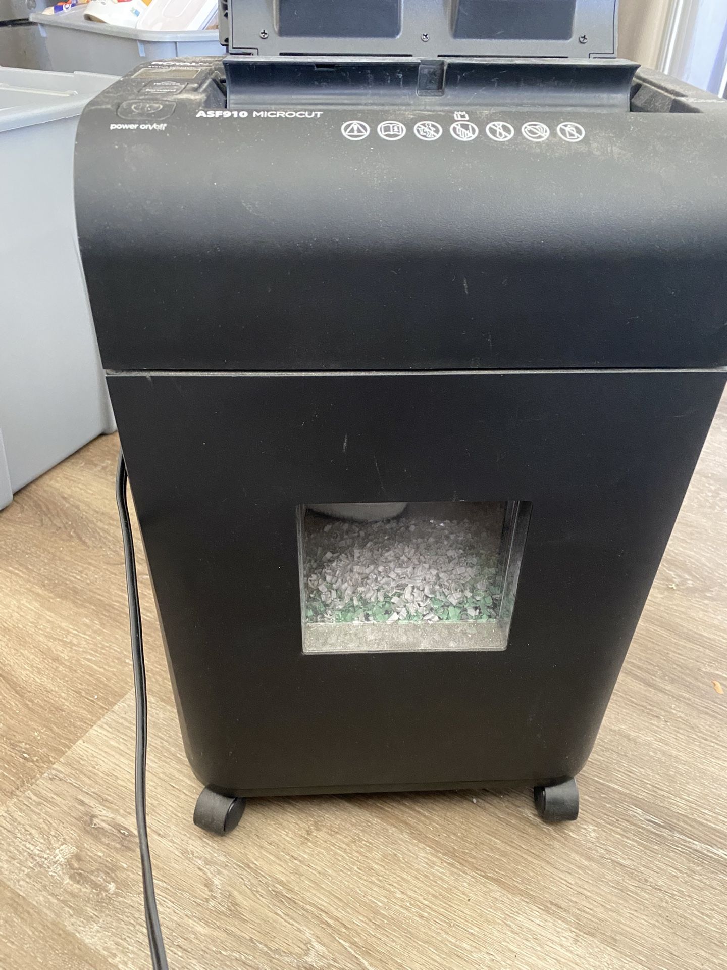 Royal Paper Shredded