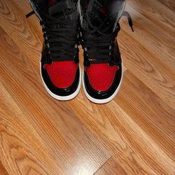 Air Jordan 1 Patent bred