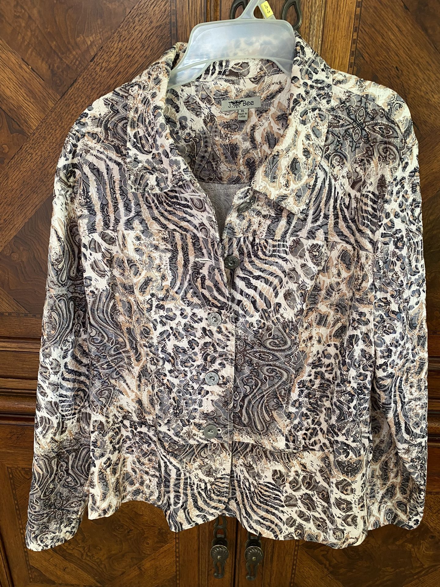 Woman’s Animal Print Jacket / Shirt Size XL