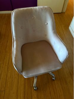 Light Pink Computer Chair