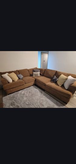 Sectional  .. Couch  .. Sofa