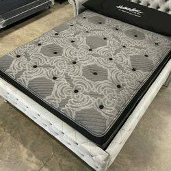 Brand New PillowTop Mattress set in Plastic