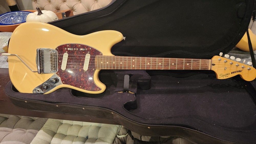 2012 Squier Classic Vibe '60s Mustang Electric Guitar w/ soft case
