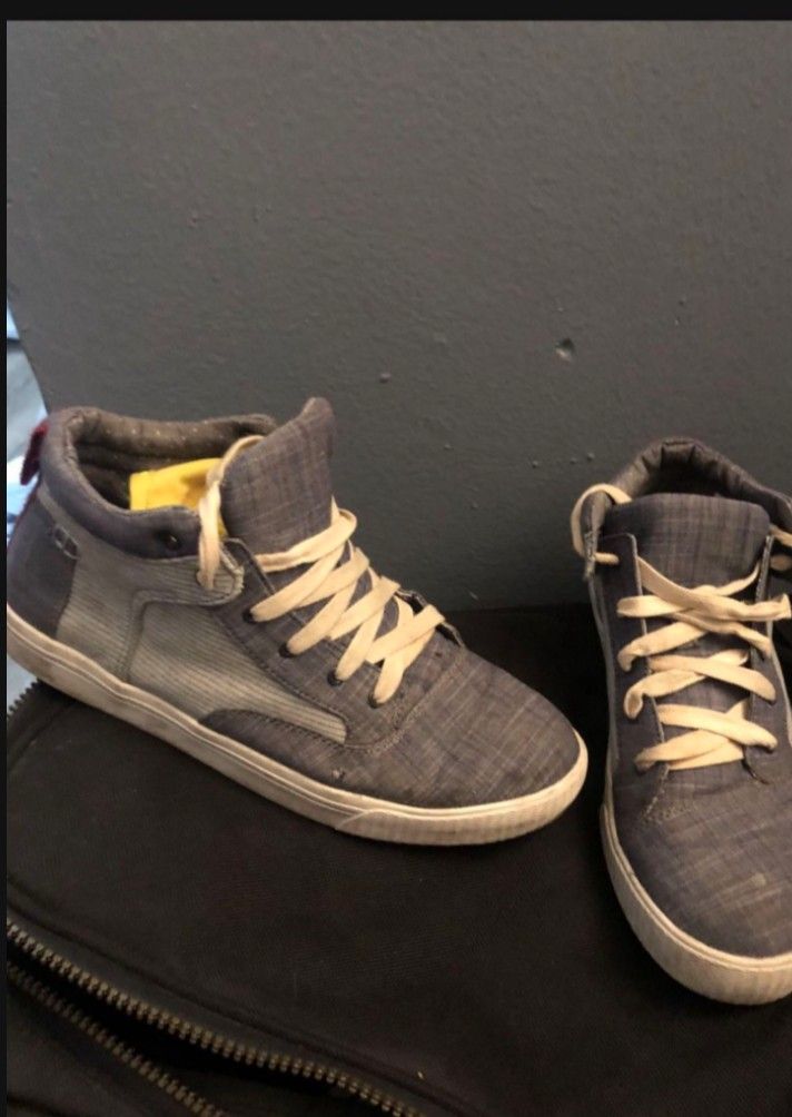 Toms Tennis Shoes For Men 9.5 /Tenis Toms De Hombre 9.5