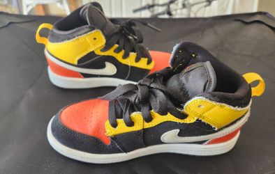 Nike Air Jordan 1 Mid Black Amarillo Orange Size: 13C

