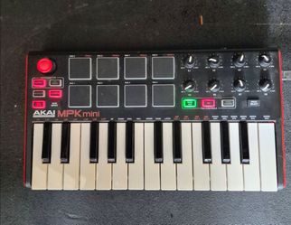 Akai Mpk mini keyboard controller