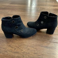 Women Boots - Size 8