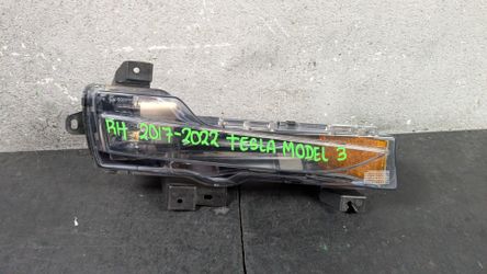 2017-2018-2019-2020-2021-2022-2023 TESLA MODEL 3 RIGHT FOG LAMP OEM USED #10159