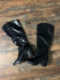 Women black boots