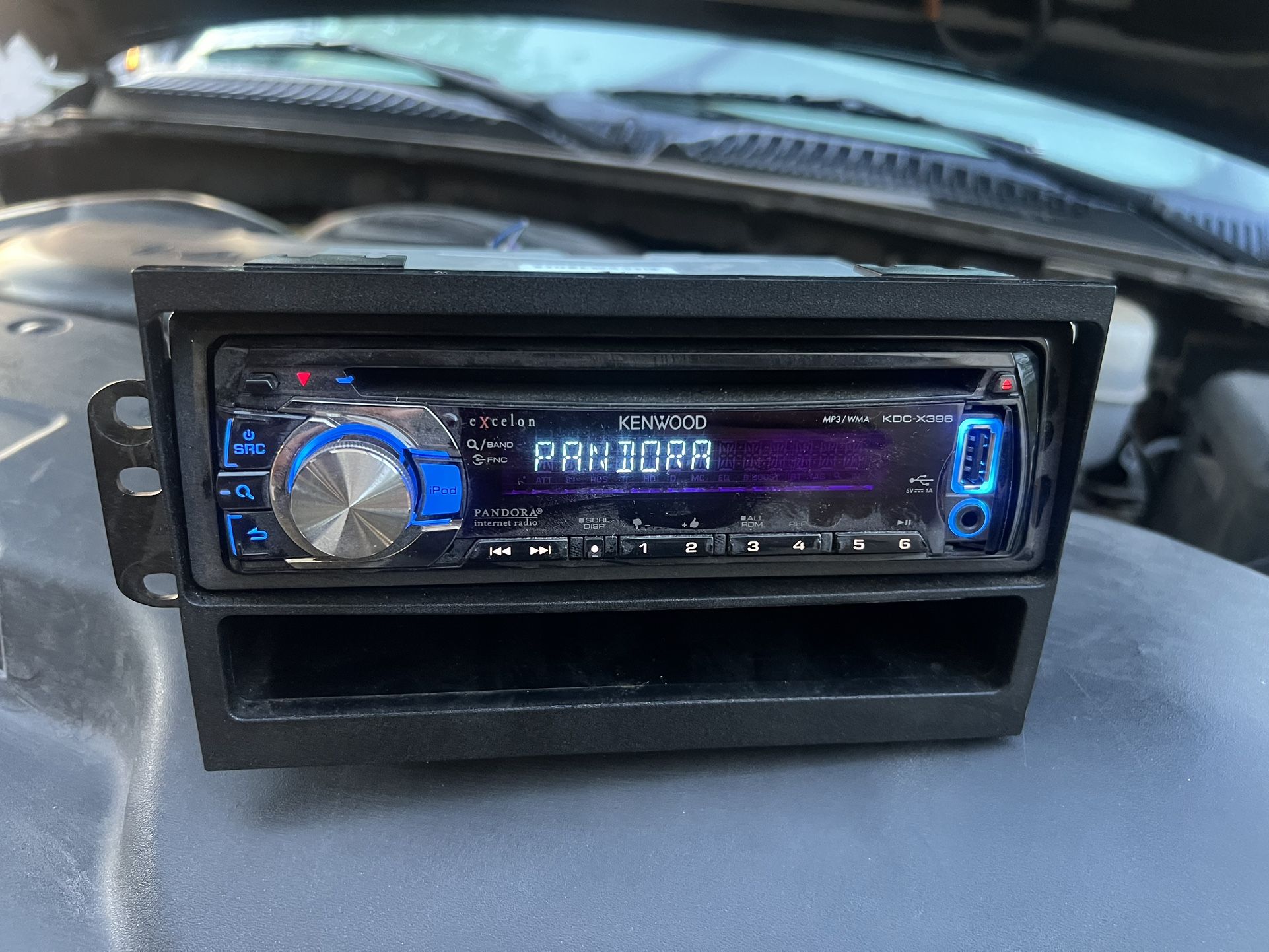 KENWOOD EXCELON CAR STEREO RADIO SINGLE DIN CD PLAYER USB AND AUX PORT