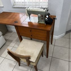 Vintage Kenmore sewing machine and chair. Working . Only need to order of belt . It is about $4 in eBay . 