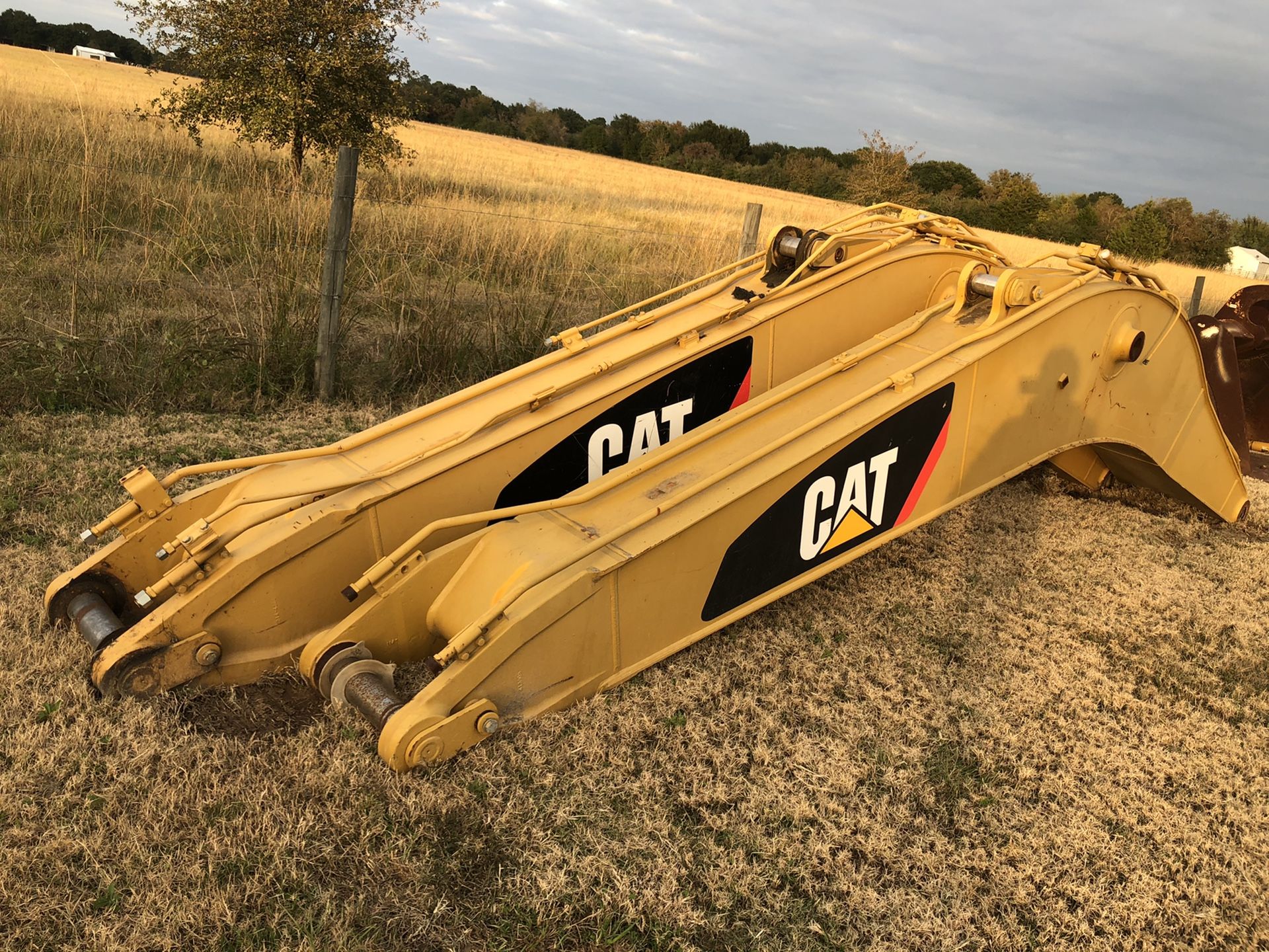 Caterpillar 320D/DL Booms