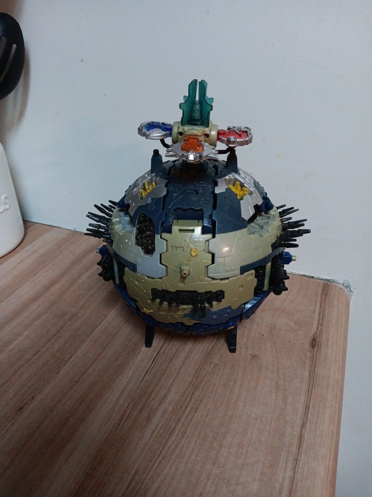 TRANSFORMERS SUPREME CLASS PRIMUS W/3 PLANET KEYS