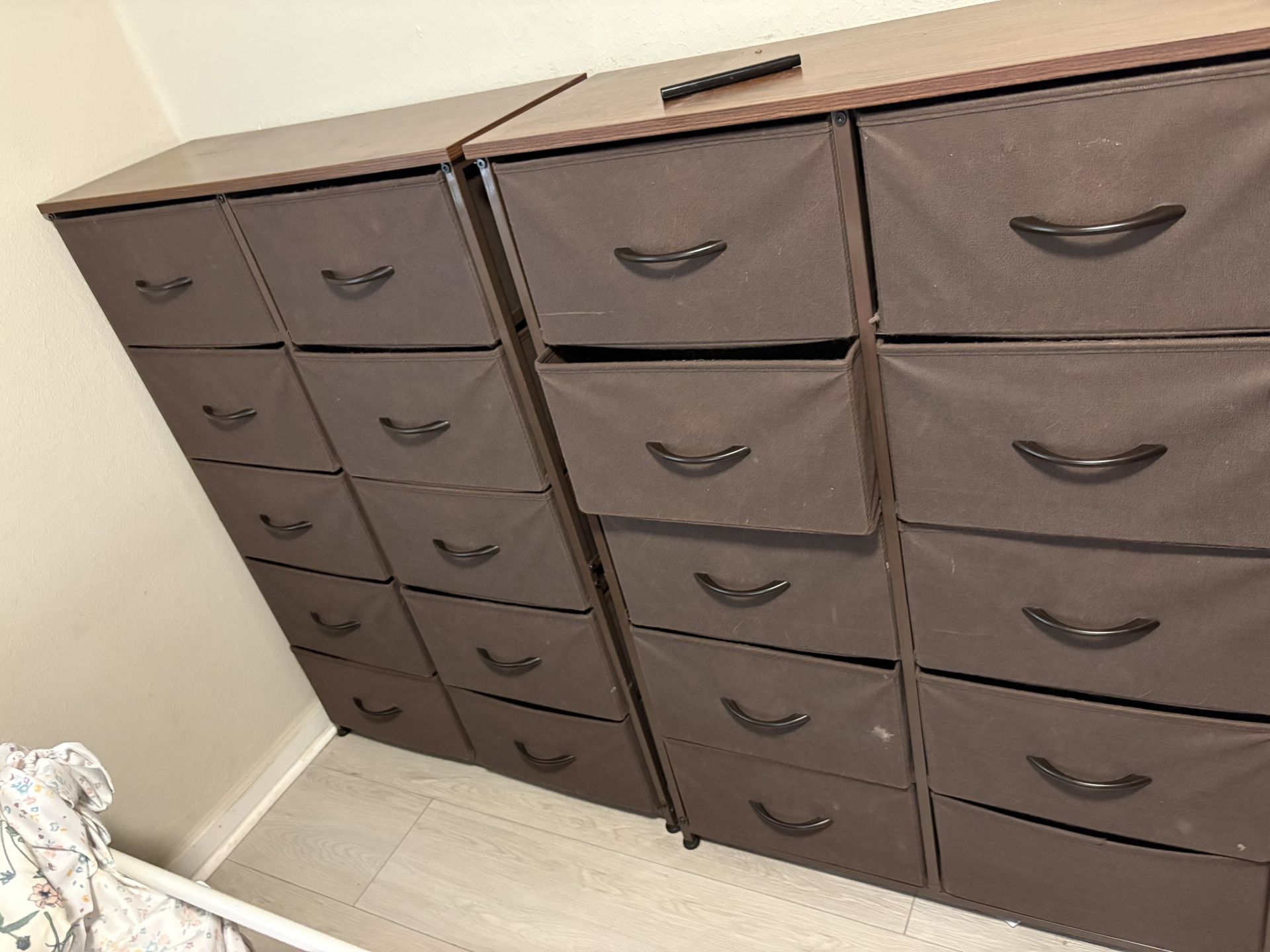 2 Dressers