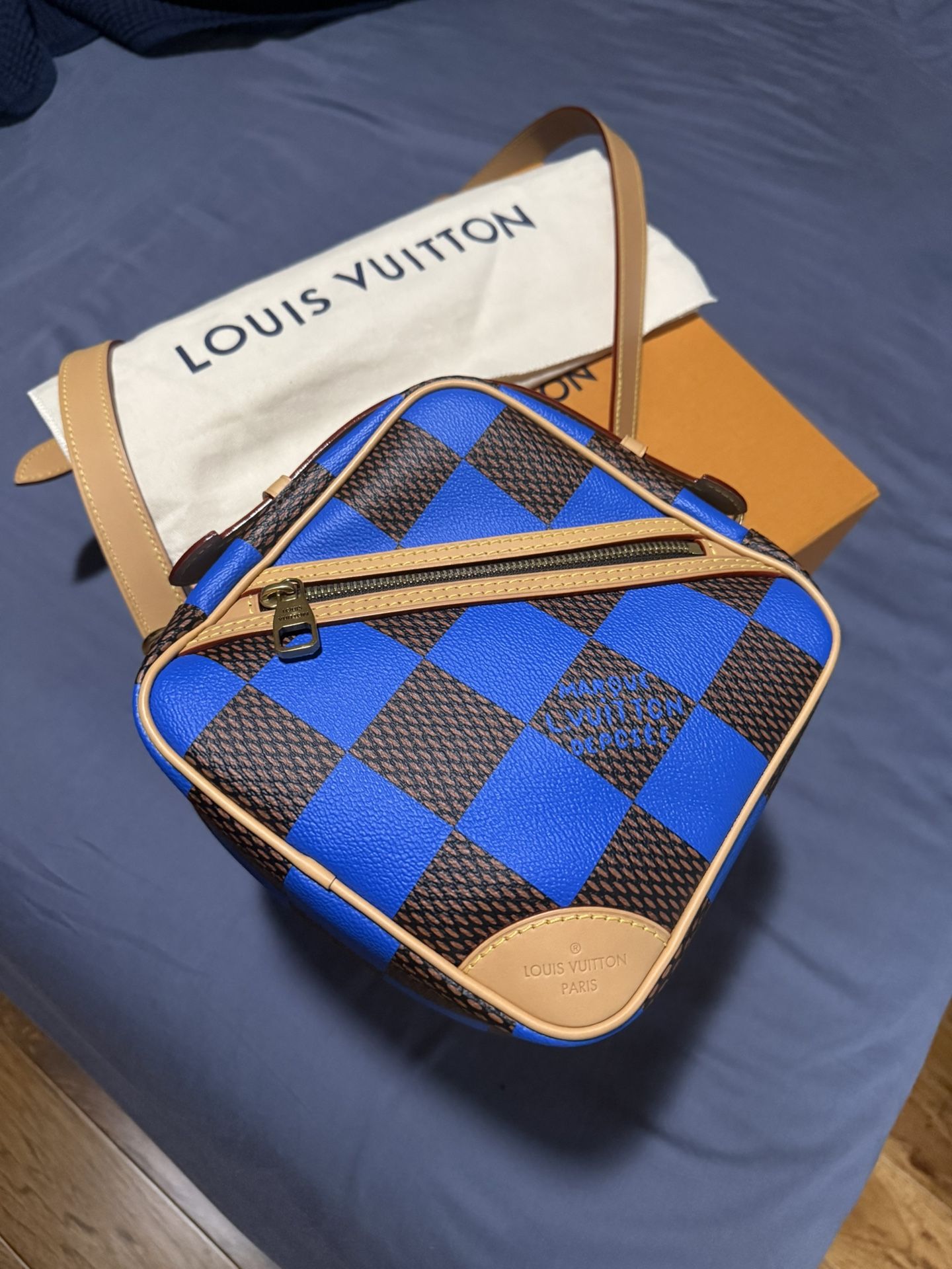 Louis Vuitton Messenger Bag