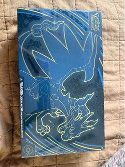 Pokémon Mega Charizard X ex Ultra-Premium collection