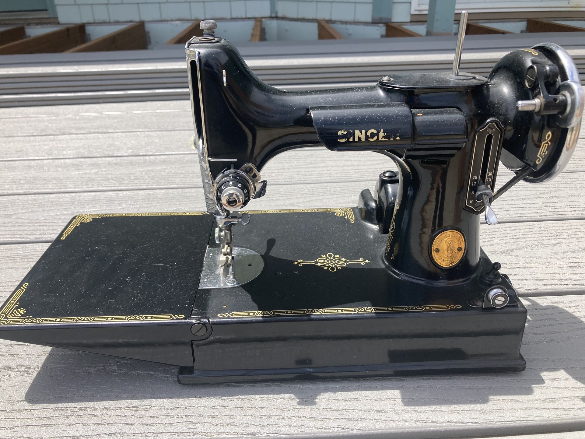 Singer Featherweight Sewing Machine