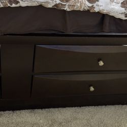 Queen Storage Bed Set