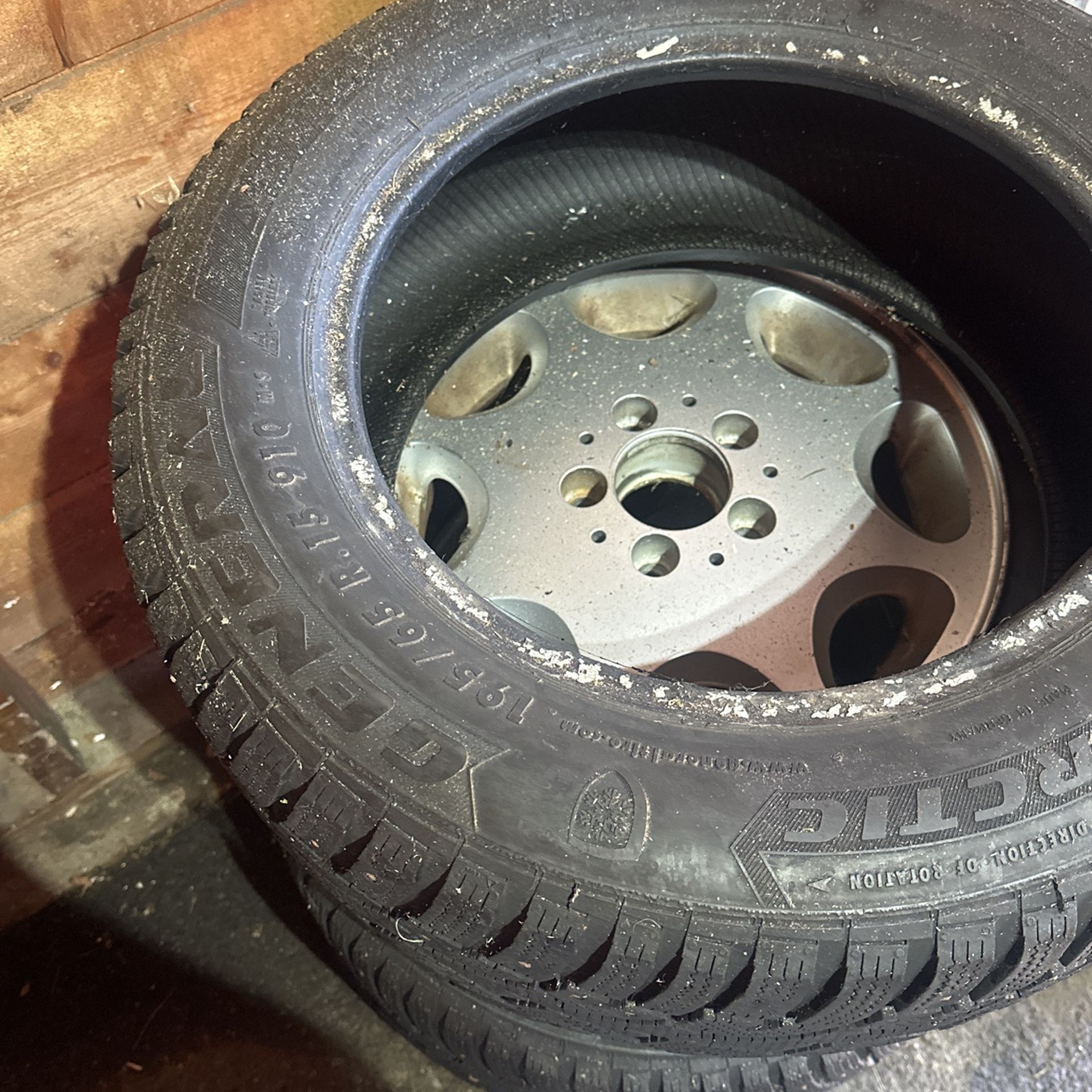 Studded Winter Tires 195/65R15