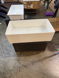 Moving sale!! New White Ceramic 36”x20”x10 Single Bowl Farmhouse Apron Kitchen Sink