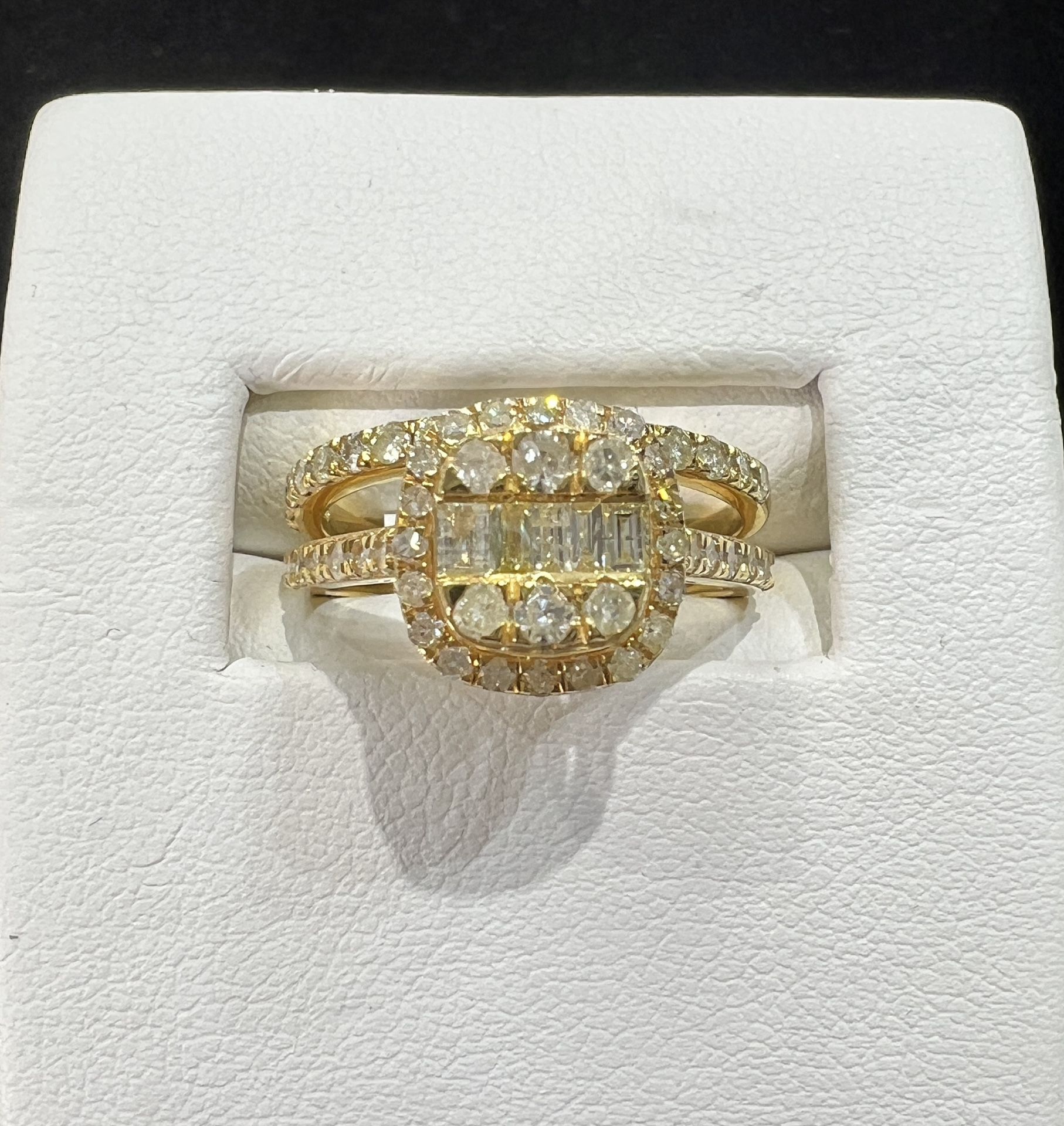 💎✨ GORGEOUS 1.5CT ROUND & BAGUETTE DIAMOND WEDDING SET! 10K Yellow Gold – Classic Elegance! 💍🔥