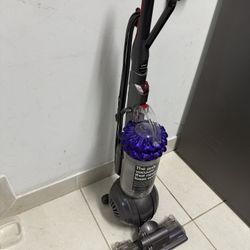 Mint Dyson Ball Multi Floor  2 Vacuum