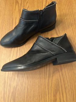 Women’s Leather Ankle Boots - size 6.5