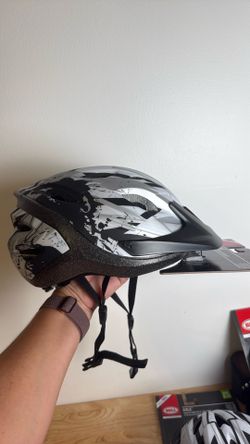 Bell axle youth bicycle helmet : age 8-14