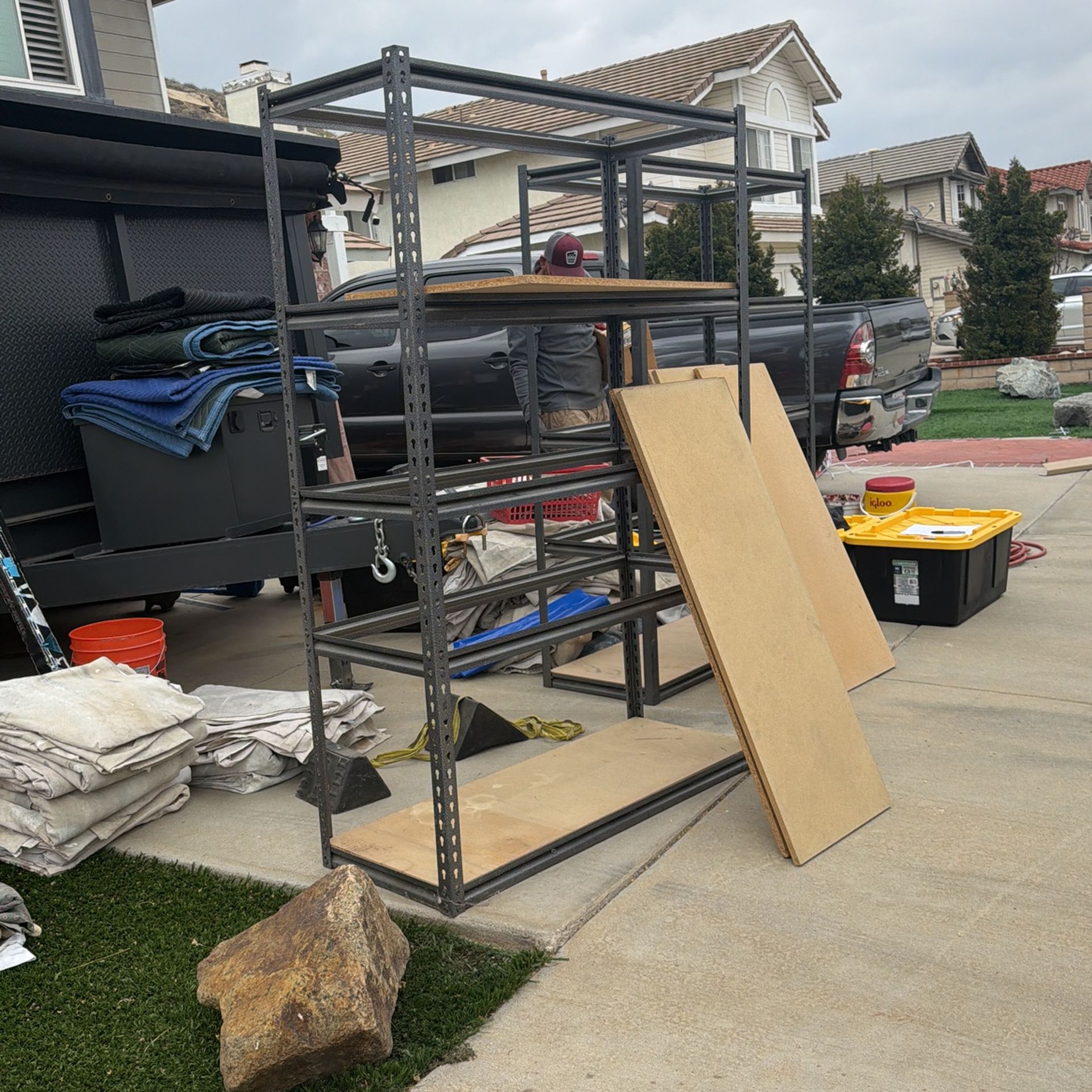 2 Metal Racks