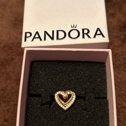 (Pandora )14k Hearts Charms 69.