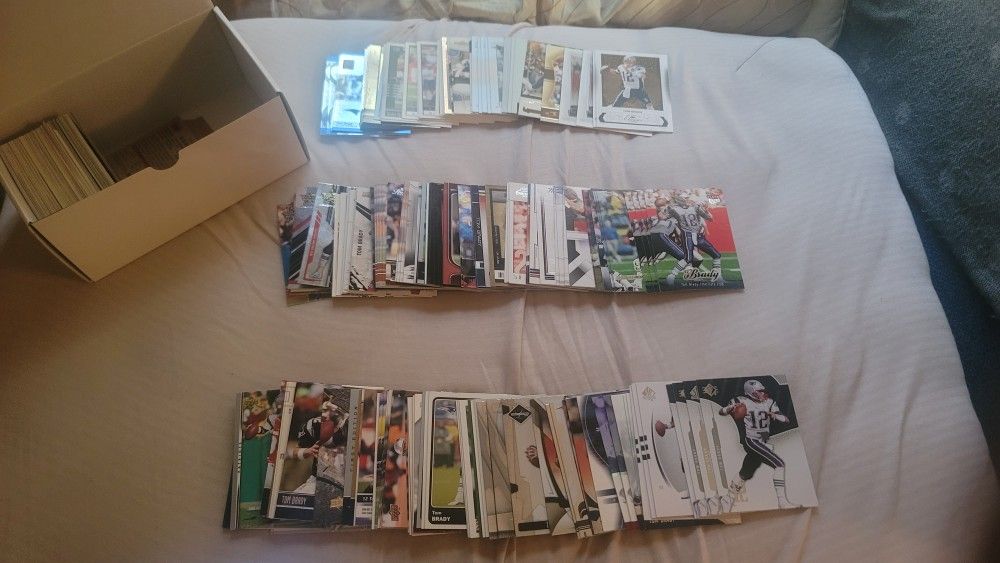 Aprox 300 Tom Brady Base Cards 2002 to 2012
