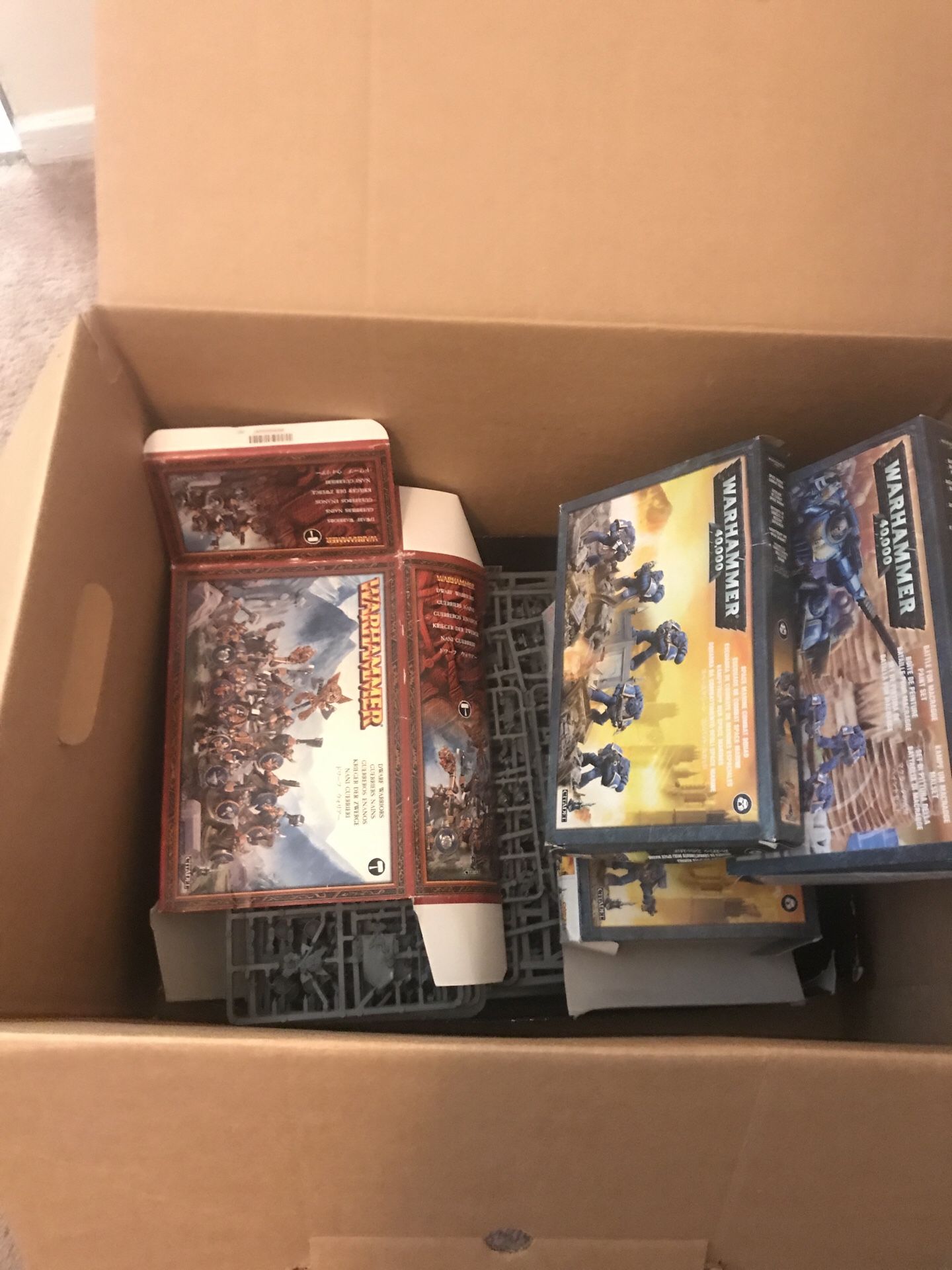 Box of warhammer and 40k stuff