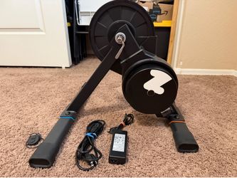 Zwift Hub Smart Trainer - 10-Speed + Zwift Click Virtual Shifter - Excellent Condition