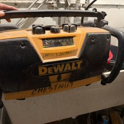 DeWalt DW911 Worksite Radio / Charger, 9.6–18V, Great Sound