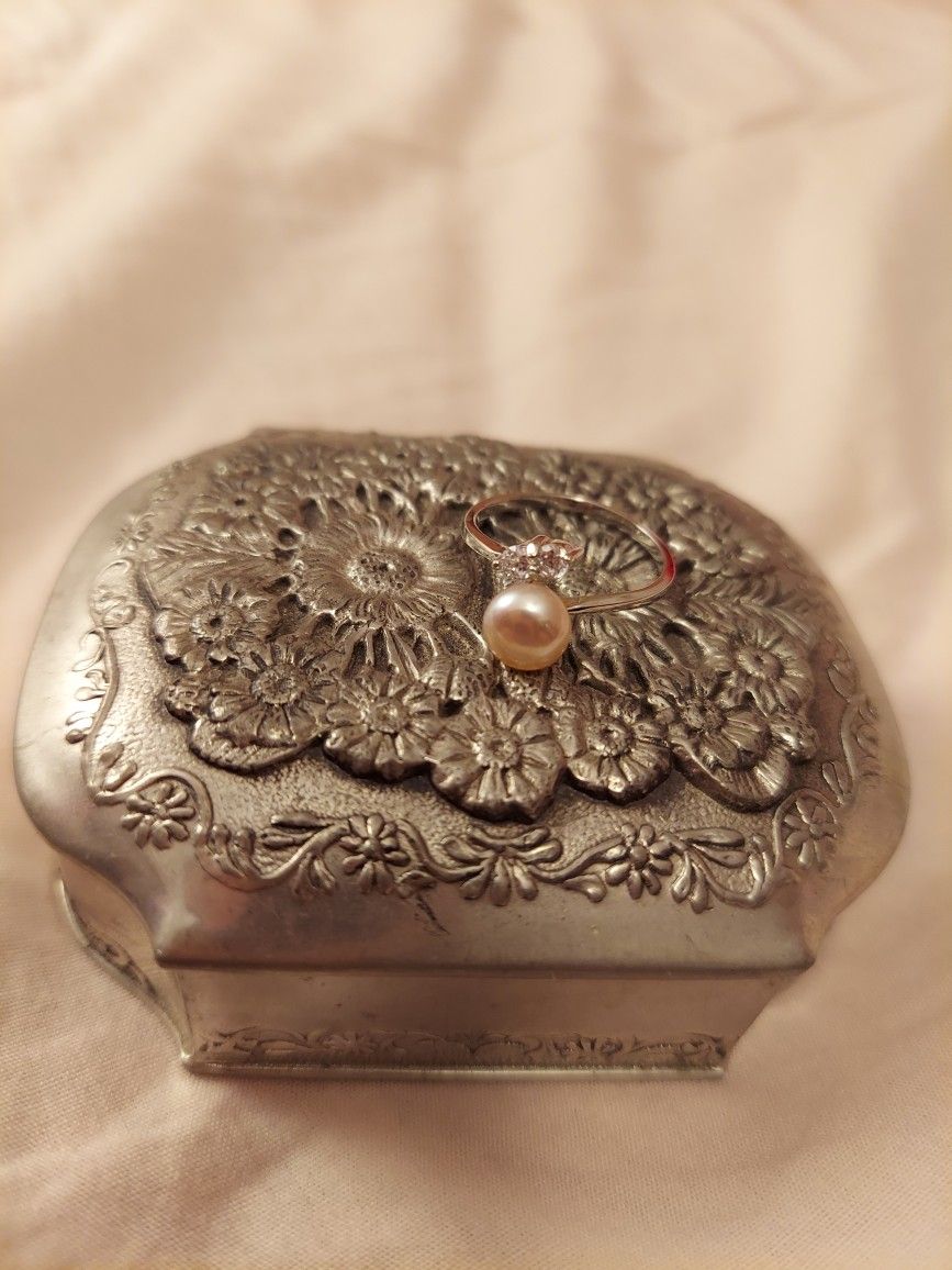 Pink Pearl Adjustable Ring Size 6-1/2 $6