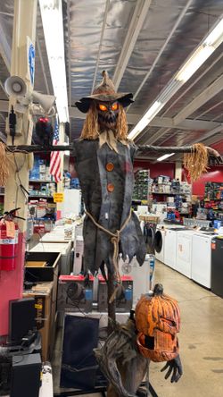 Haunted 7.5 animated scarecrow
