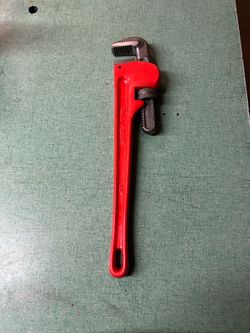 Pipe wrench