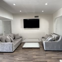 4-Piece Living Room Set – TV, Couches & Table