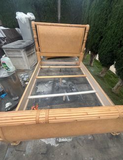 Free free free free queen bed frame