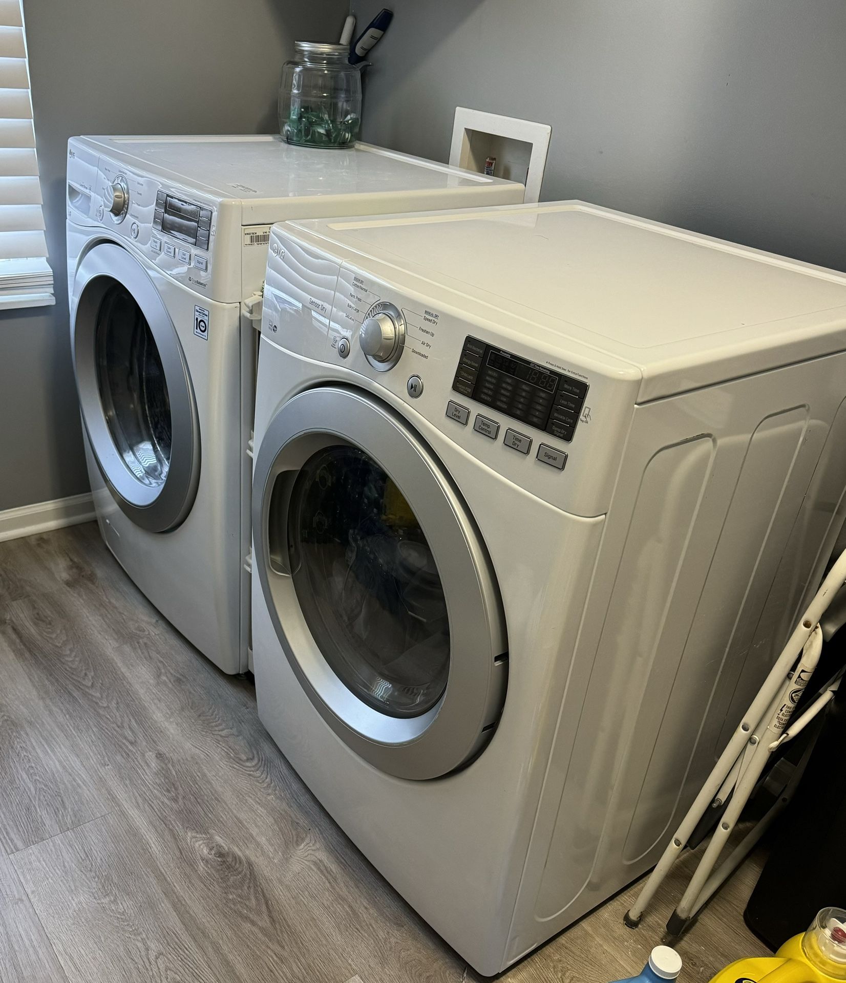 Dryer And Washer. Lg.