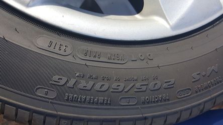 4 car tires (Kia)