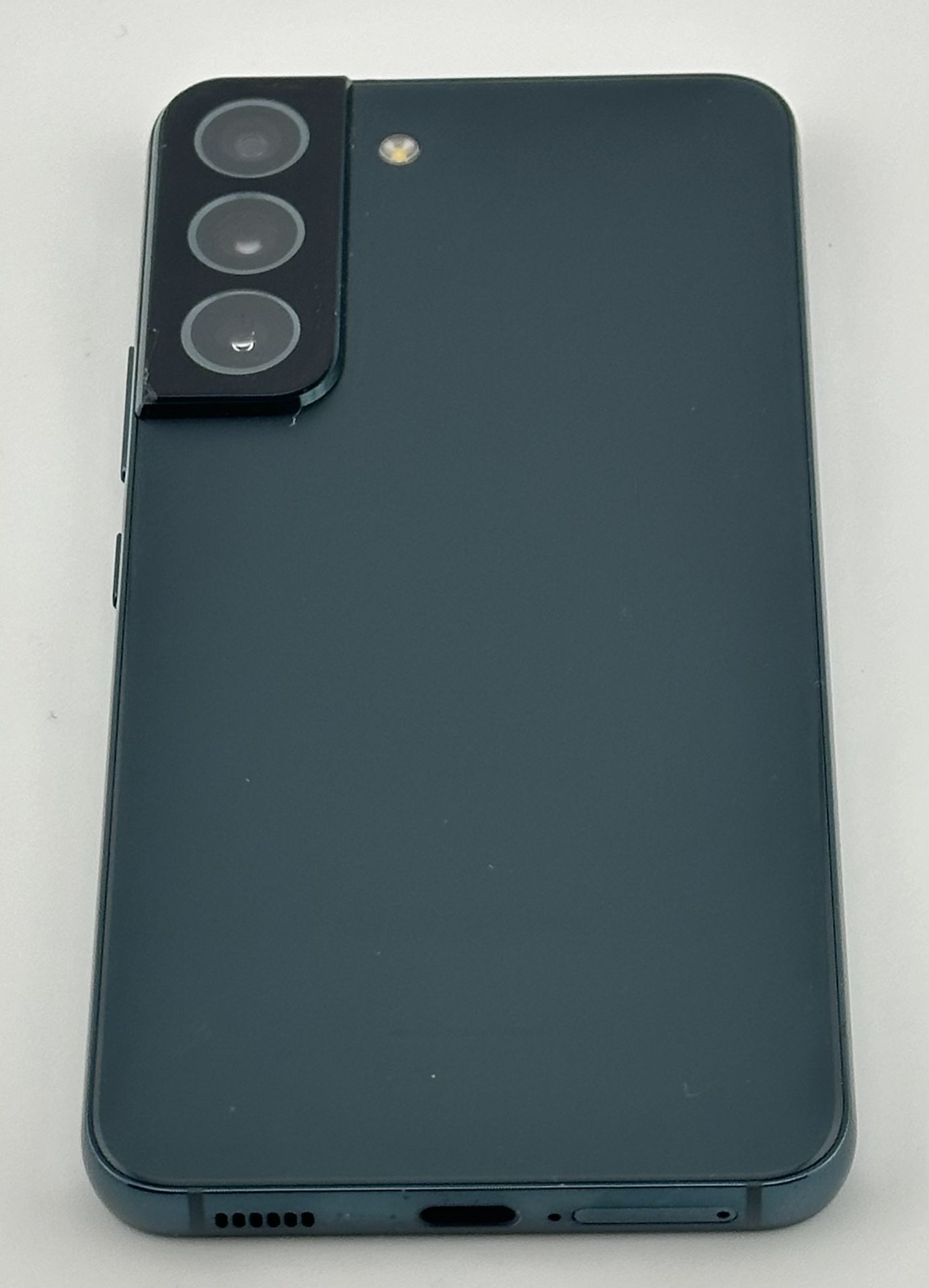 Samsung Galaxy S22 - Unlocked - 256gb - Battery Capacity 97% - Sim Card and esim