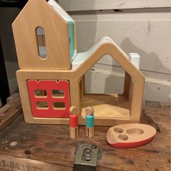 Lovevery Camper NO KEY Boat And Two People.