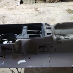 97-98 Chevy GMC Dashboard 