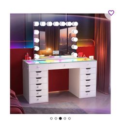 Modern White Vanity Desk w/ Glass Top & 13 Drawers – Excellent Condition (No Mirror) 